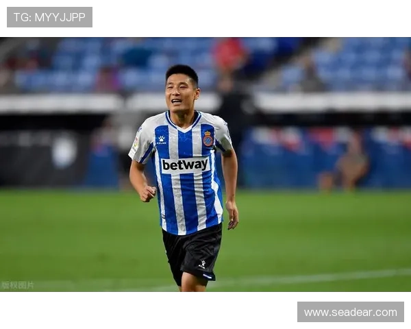 西甲西乙周末赛为高铁事故默哀 西甲西乙周末赛为高铁事故默哀